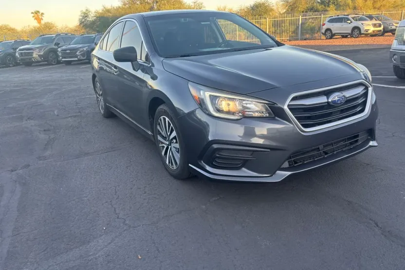 2019 Subaru Legacy 2.5i photo 1