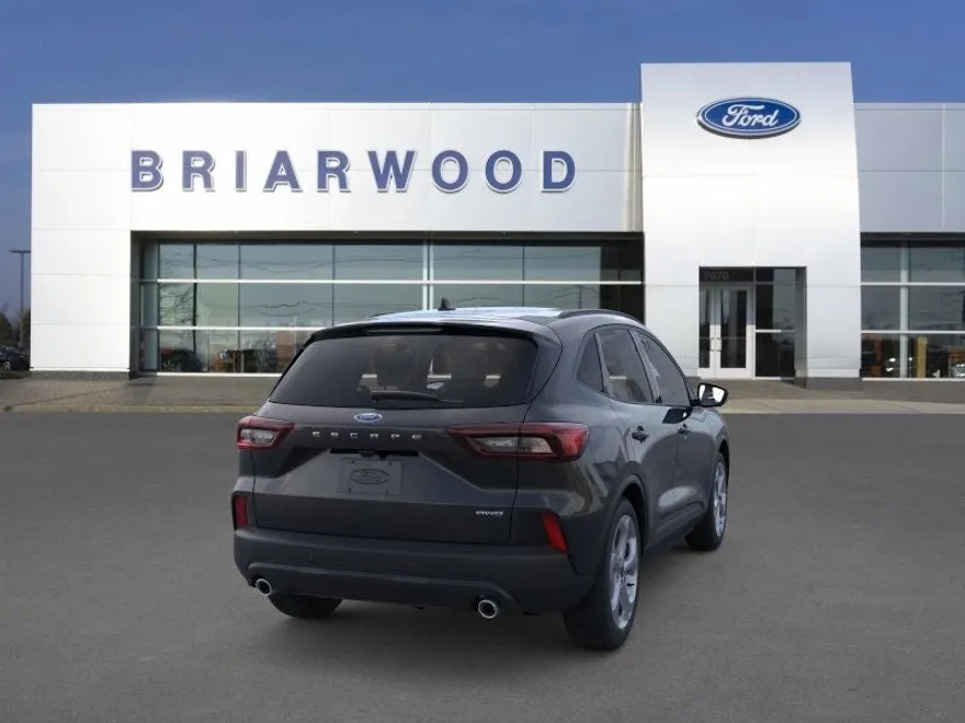 2025 Ford Escape ST-Line photo 8