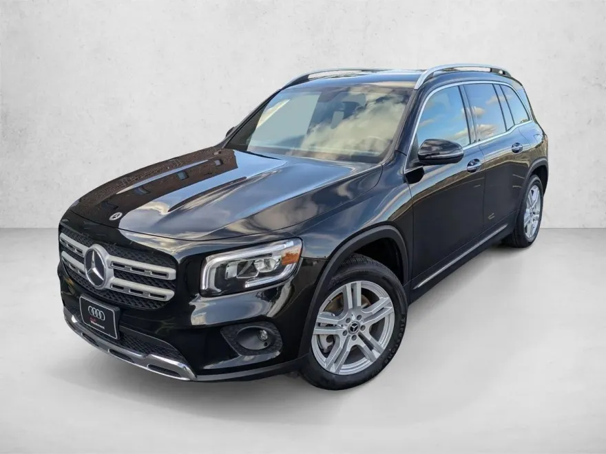 2023 Mercedes Benz GLB 250 4MATIC photo 1
