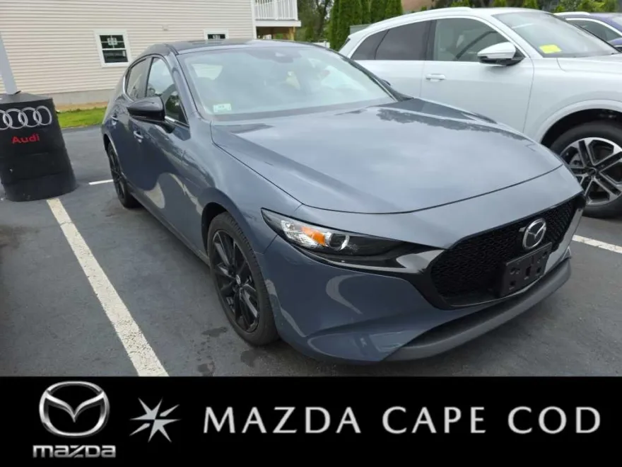 2023 Mazda Mazda3 Hatchback 2.5 s Carbon photo 1