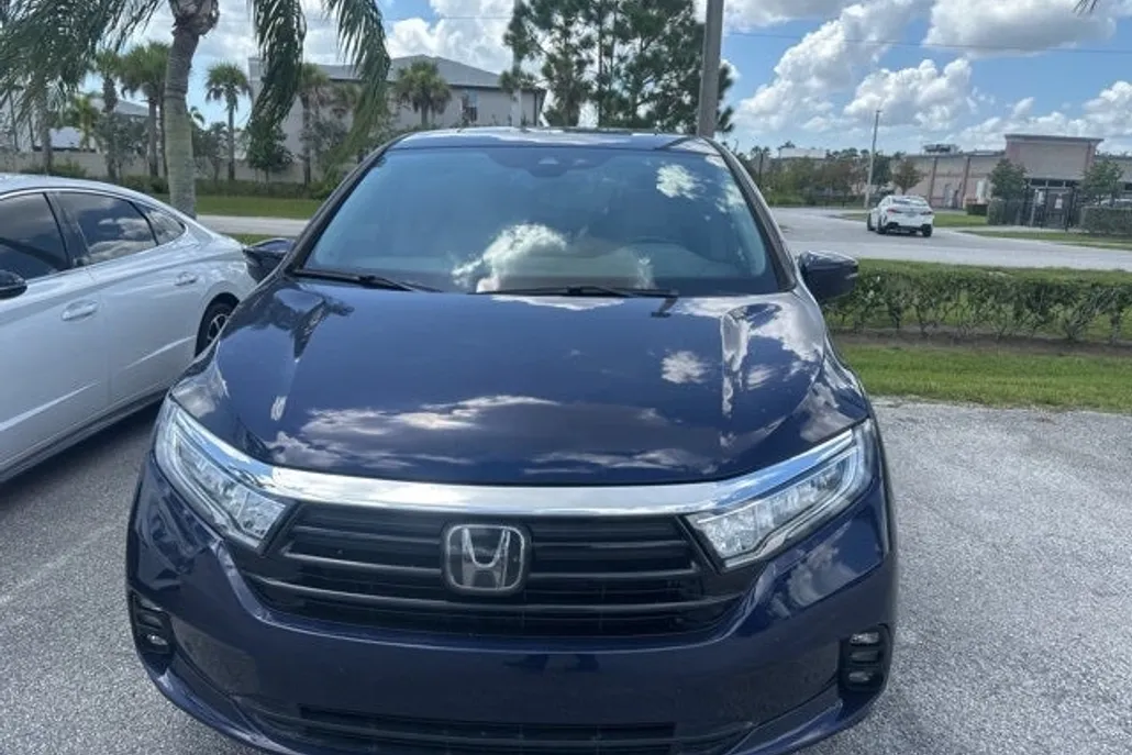 2022 Honda Odyssey Touring photo 1