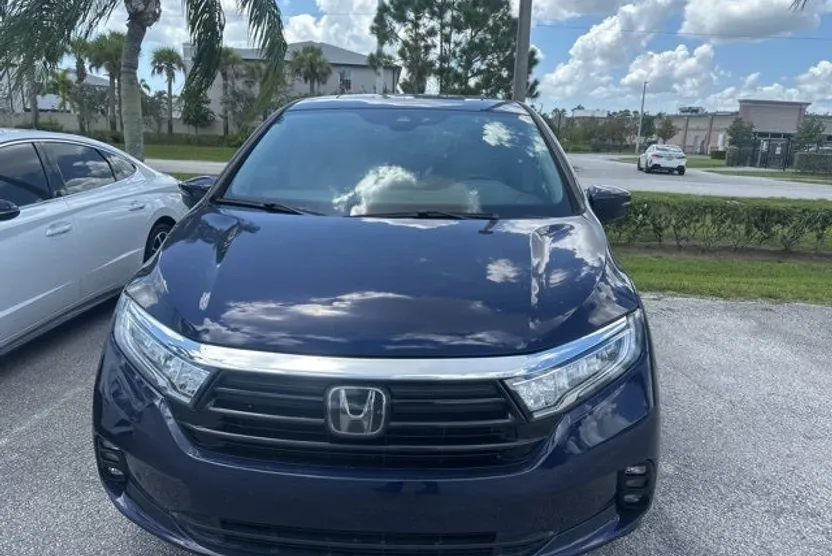 2022 Honda Odyssey Touring photo 1