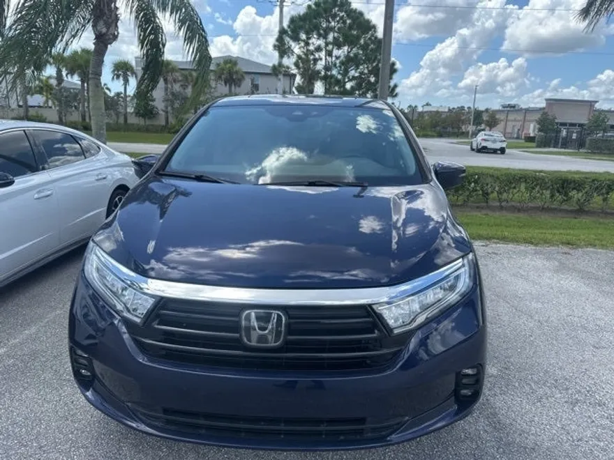 2022 Honda Odyssey Touring photo 1