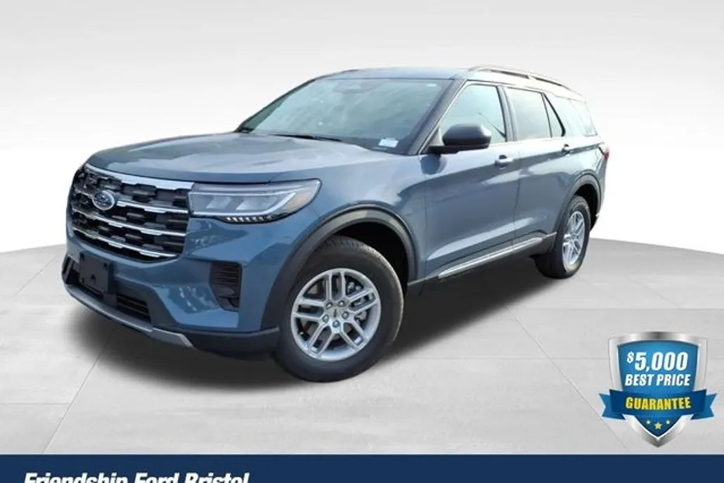 2025 Ford Explorer photo 1