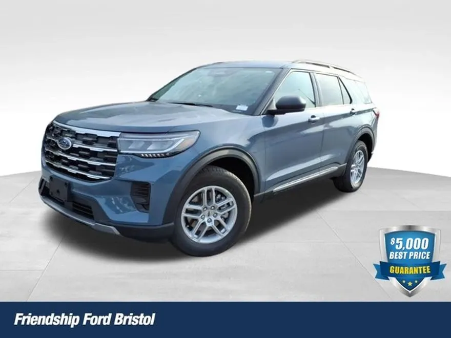 2025 Ford Explorer photo 1