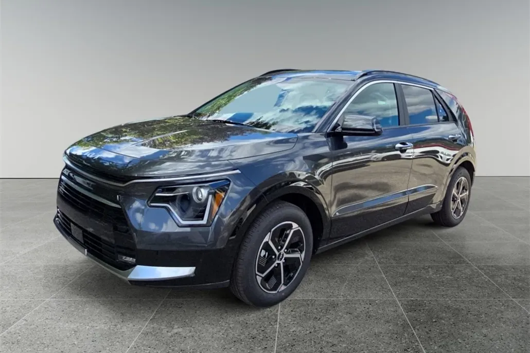 2025 Kia Niro SX photo 1