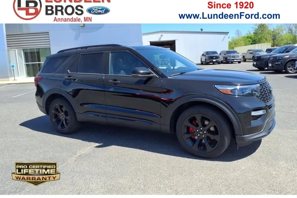 2023 Ford Explorer ST photo 1