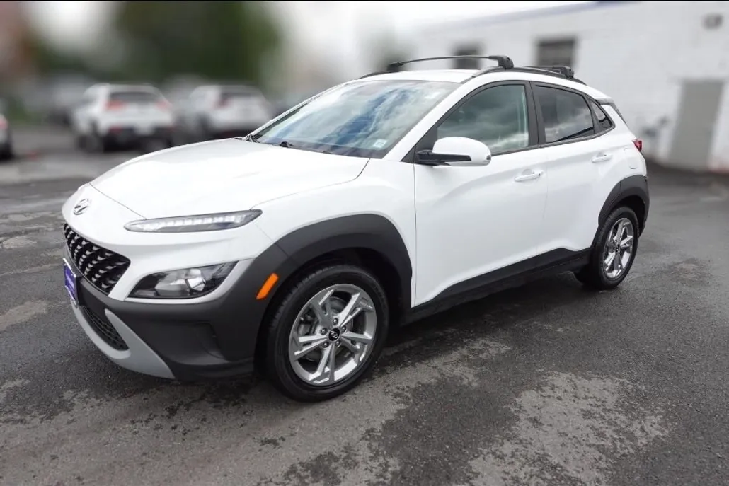 2023 Hyundai Kona SEL photo 1