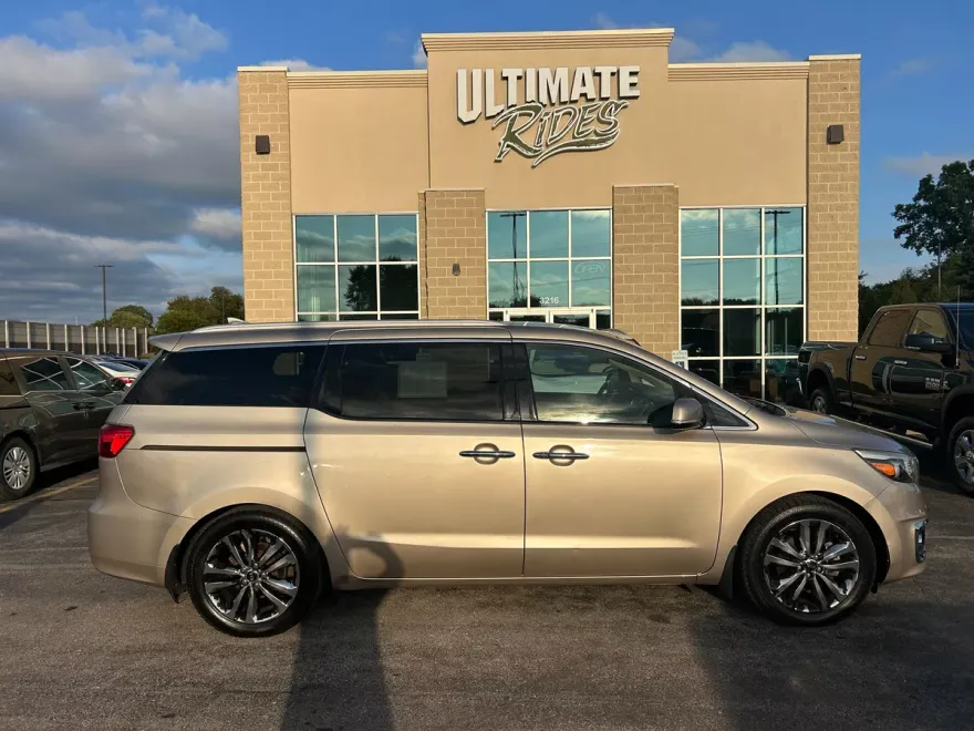 2015 Kia Sedona EX photo 1