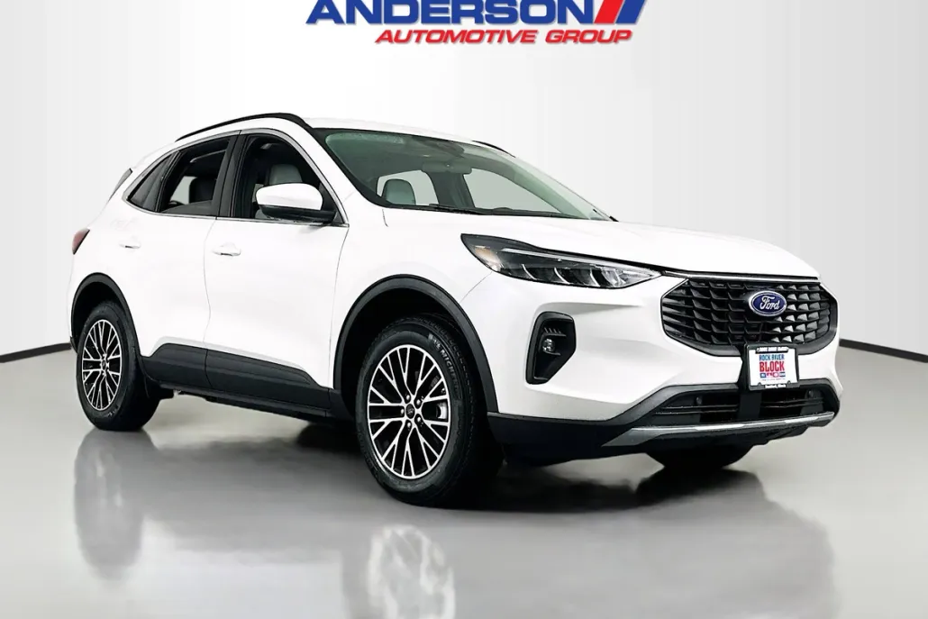 2025 Ford Escape Titanium photo 1