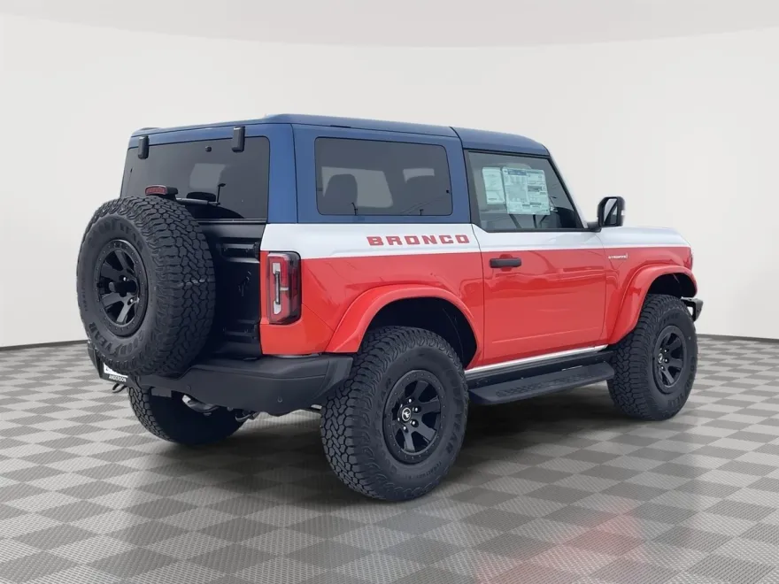 2025 Ford Bronco First Edition photo 7