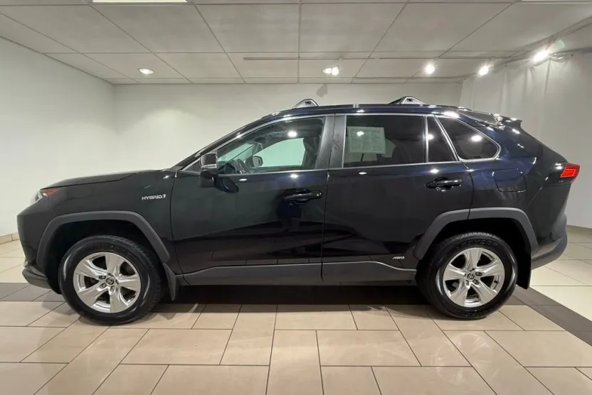 2021 Toyota RAV4 Hybrid XLE photo 1