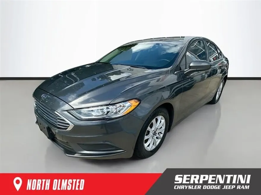 2017 Ford Fusion S photo 1