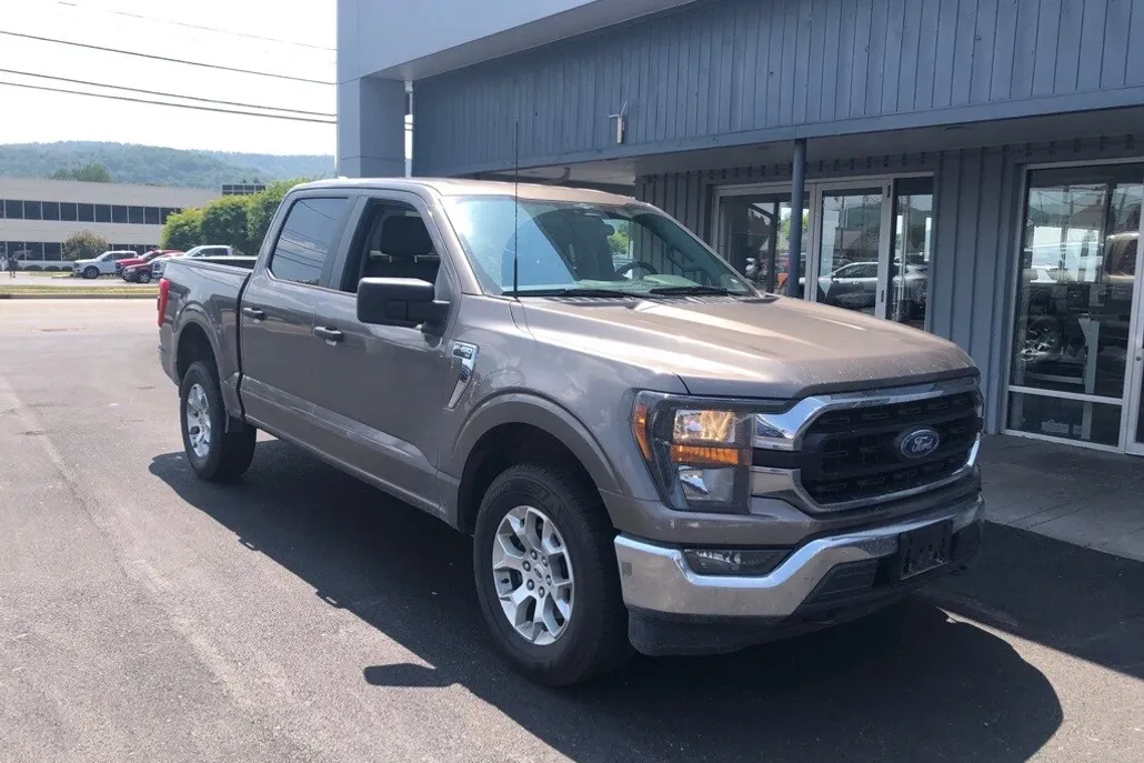 2023 Ford F-150 XLT photo 1