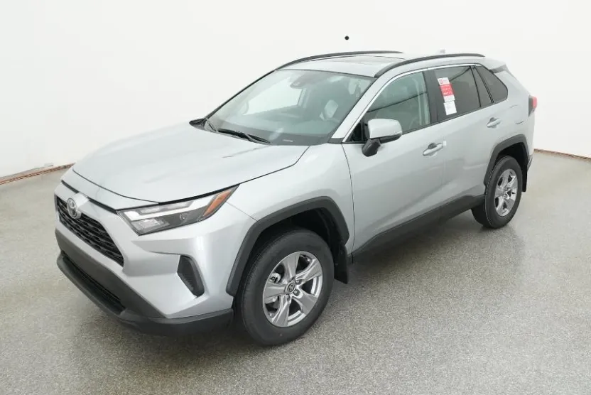 2025 Toyota RAV4 XLE photo 1