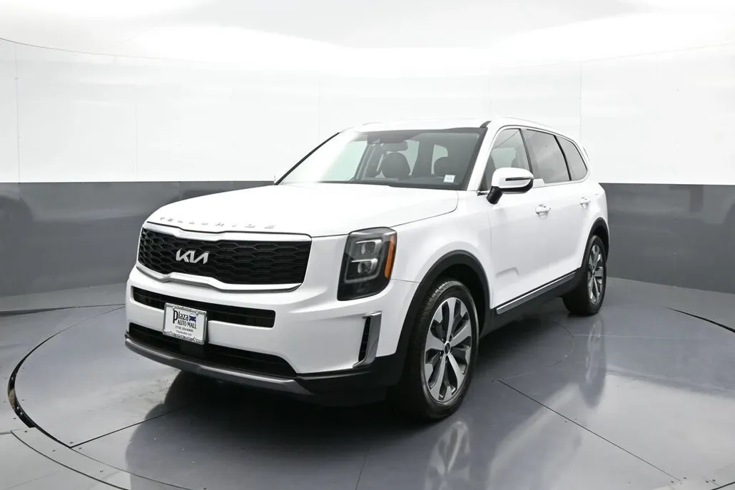 2022 Kia Telluride EX photo 1