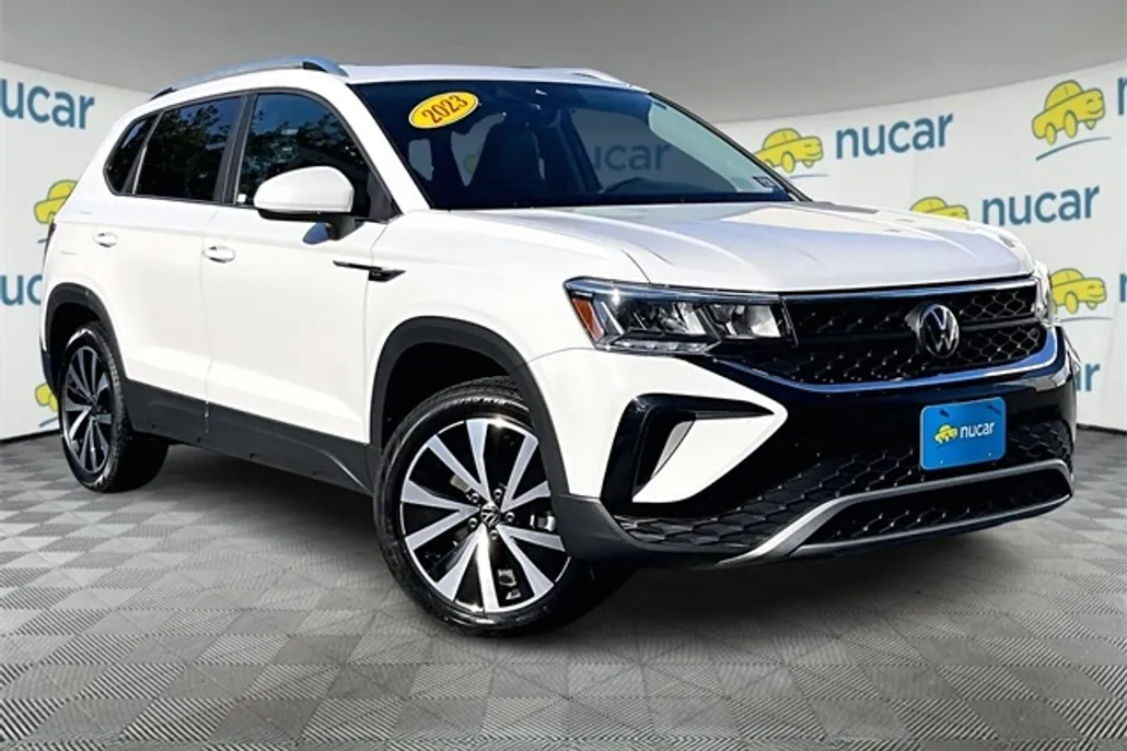 2023 Volkswagen Taos SE photo 1