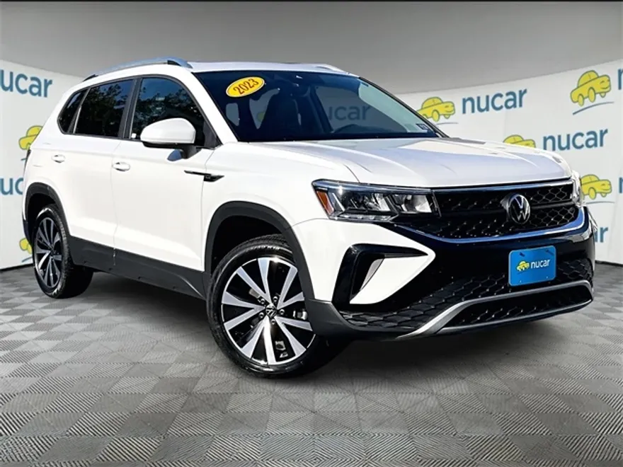 2023 Volkswagen Taos SE photo 1