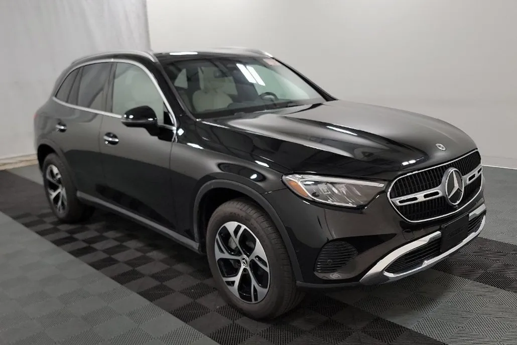 2025 Mercedes Benz GLC 350e 4MATIC photo 1