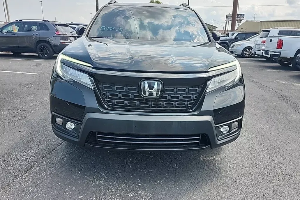 2019 Honda Passport Touring photo 1