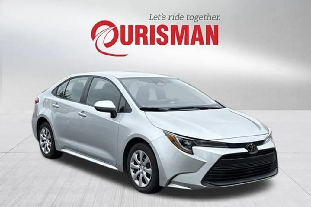 2023 Toyota Corolla LE photo 1