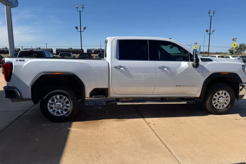 2022 Gmc Sierra HD SLT photo 1