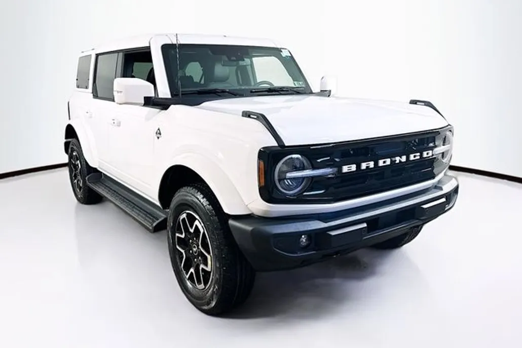 2025 Ford Bronco Outer Banks photo 1