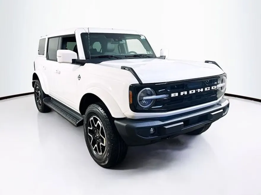 2025 Ford Bronco Outer Banks photo 1