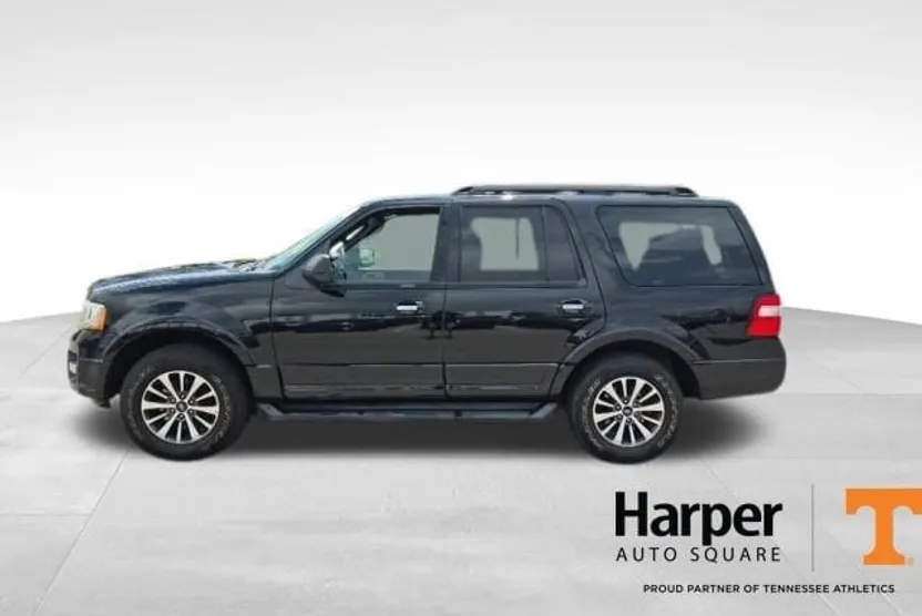 2017 Ford Expedition XLT photo 1