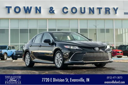 2023 Toyota Camry LE photo 1