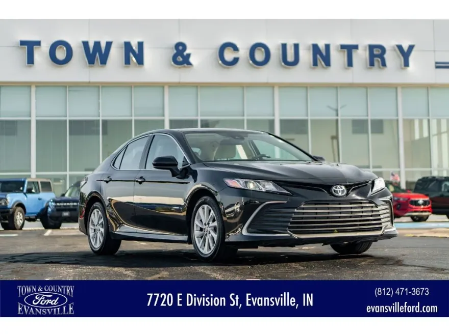 2023 Toyota Camry LE photo 1