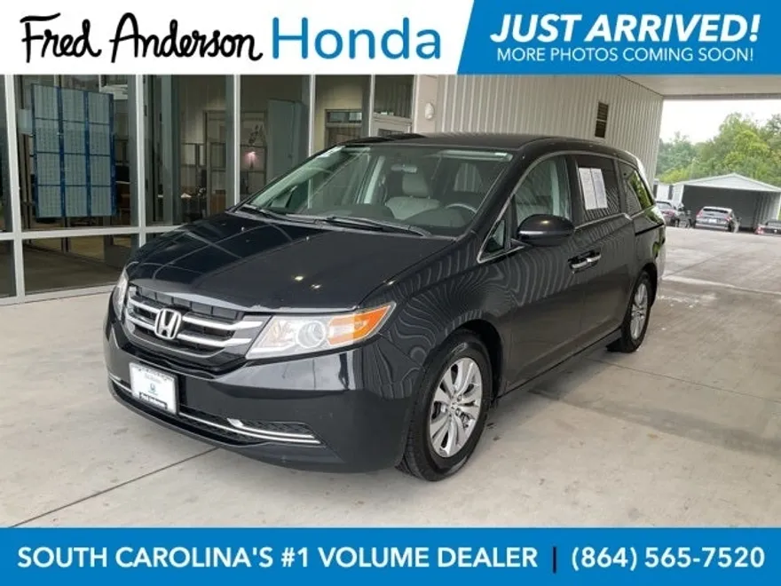 2017 Honda Odyssey SE photo 1