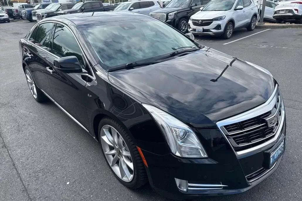 2016 Cadillac XTS V-Sport Premium photo 1