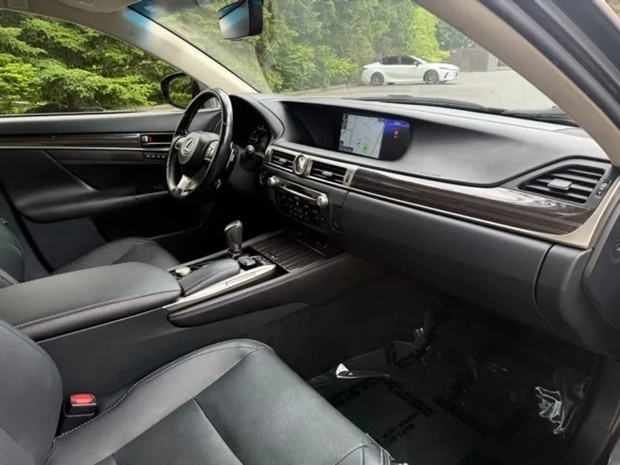 2016 Lexus GS 450h photo 10