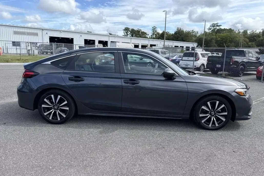 2024 Honda Civic EX-L photo 1