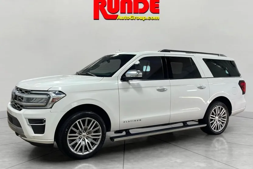 2022 Ford Expedition MAX Platinum photo 1