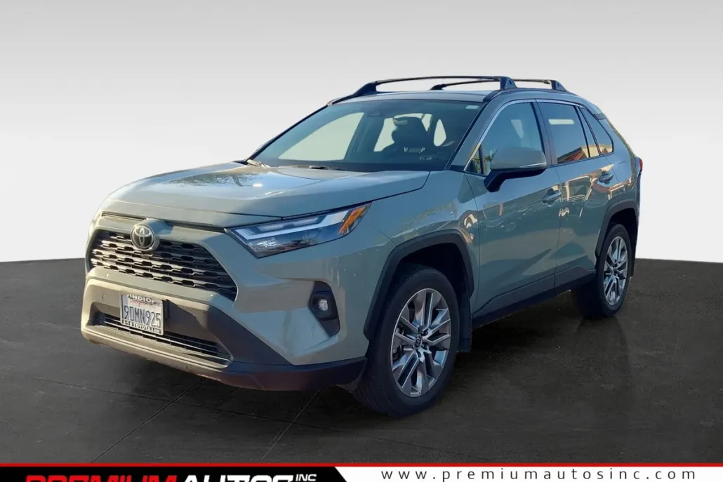 2022 Toyota RAV4 XLE Premium photo 1
