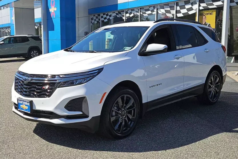 2023 Chevrolet Equinox RS photo 1