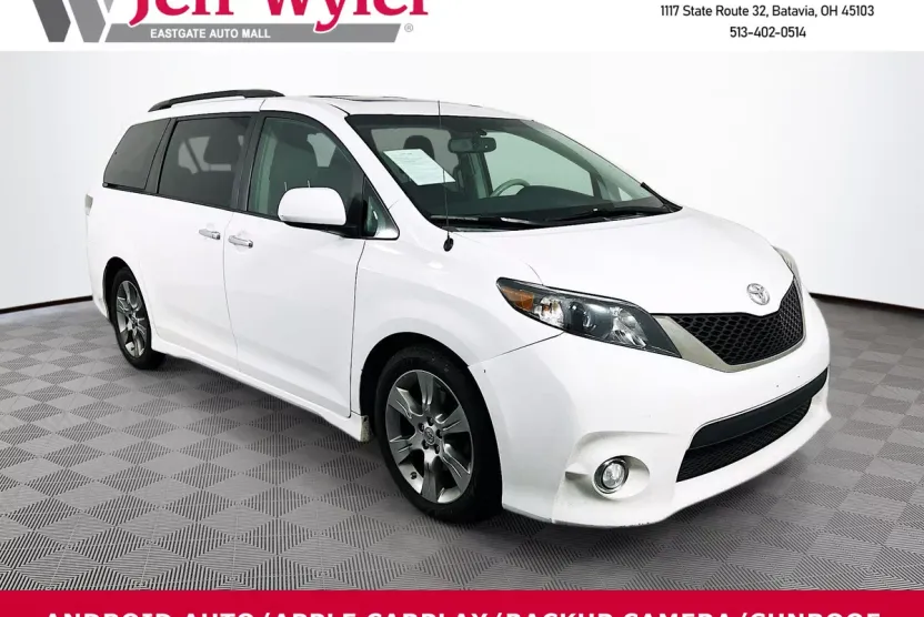 2014 Toyota Sienna SE photo 1