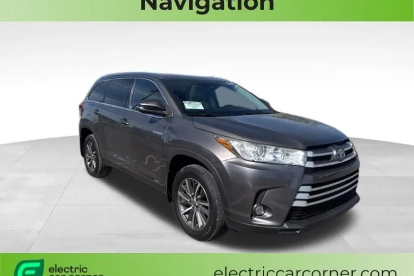 2019 Toyota Highlander Hybrid XLE photo 1