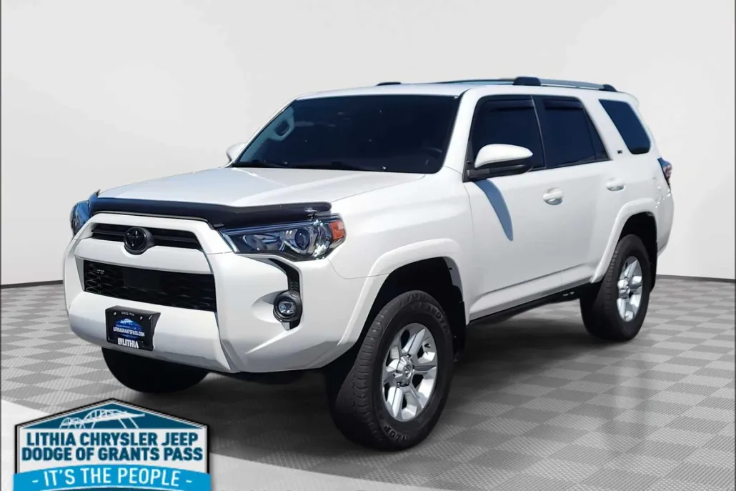 2023 Toyota 4Runner SR5 photo 1