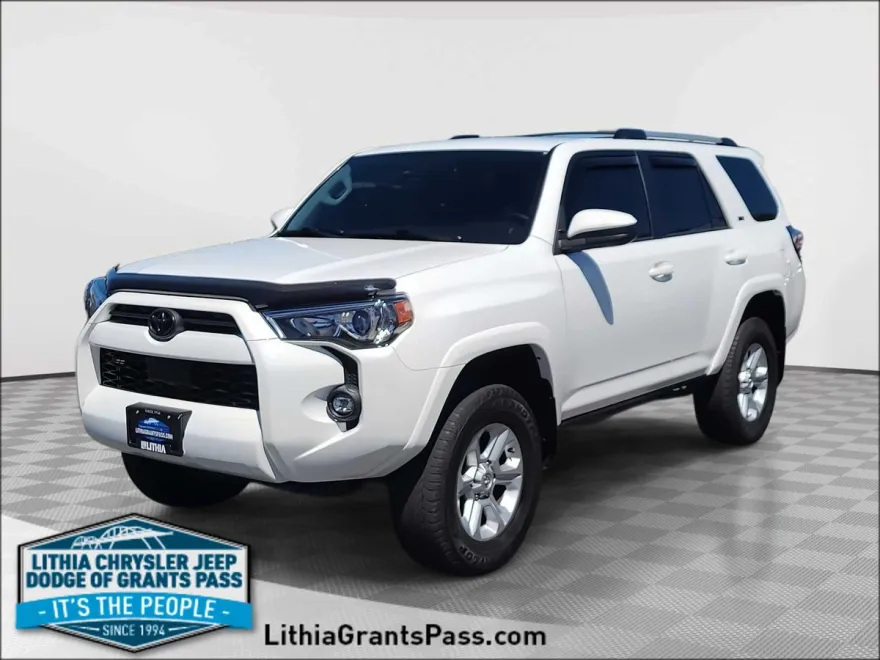 2023 Toyota 4Runner SR5 photo 1