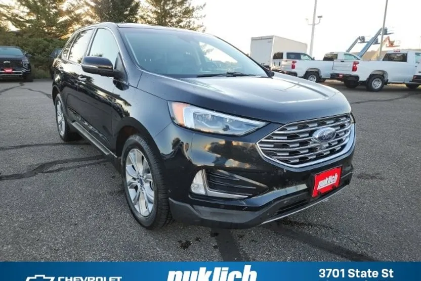 2019 Ford Edge Titanium photo 1
