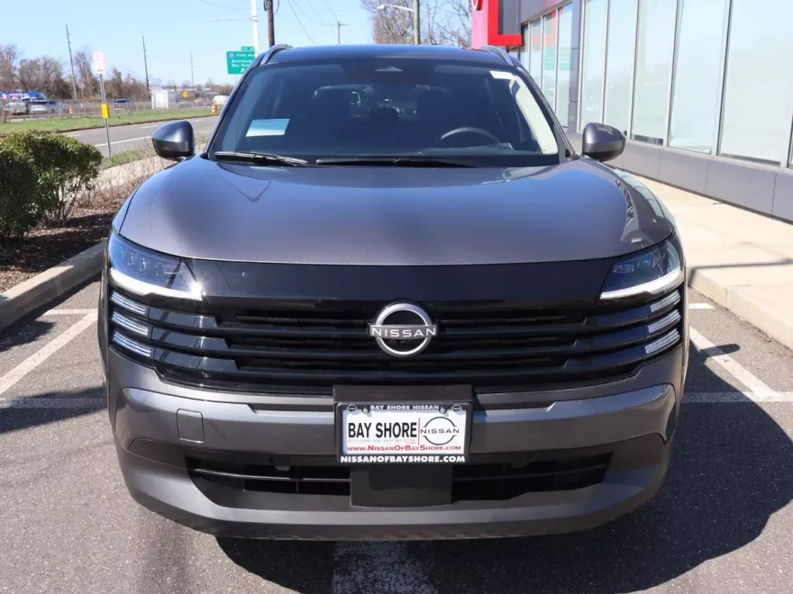 2025 Nissan Kicks SV photo 1