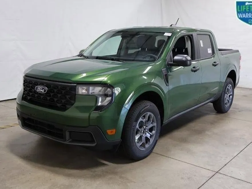 2025 Ford Maverick XLT photo 1