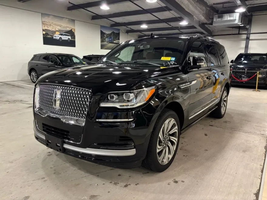 2022 Lincoln Navigator Reserve photo 1