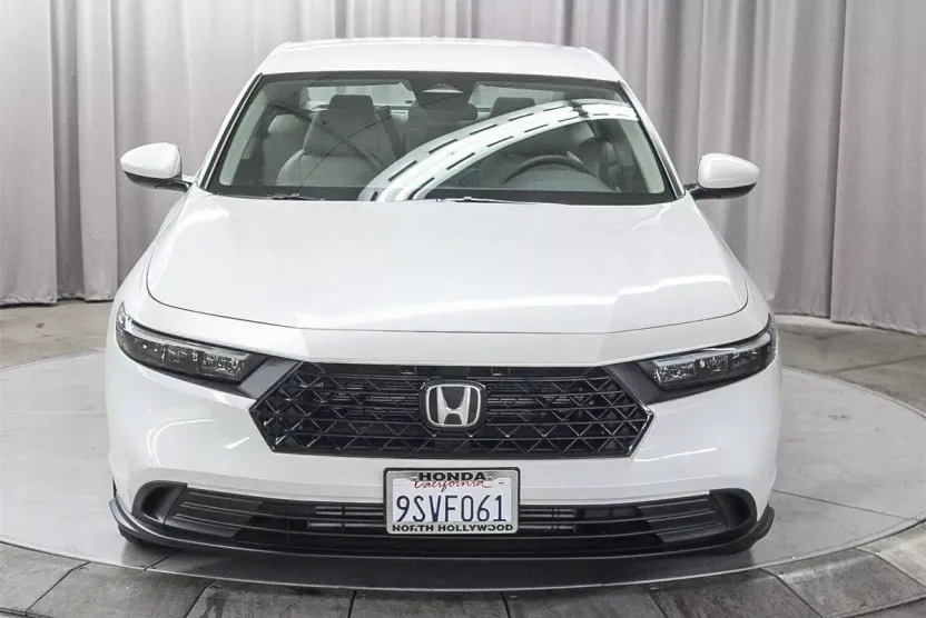 2025 Honda Accord LX photo 1