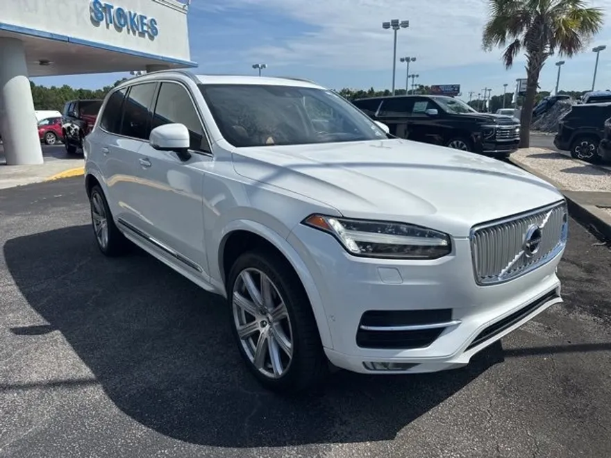 2017 Volvo XC90 T6 Inscription photo 1