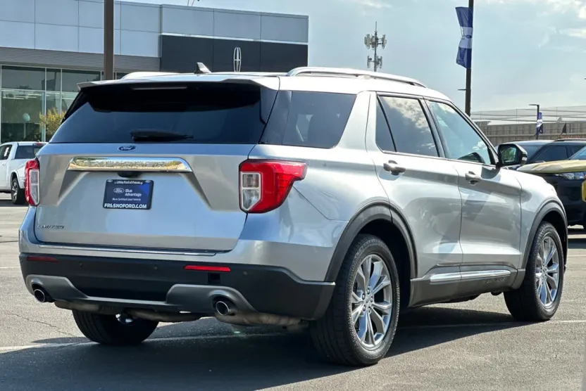 2022 Ford Explorer Limited photo 1