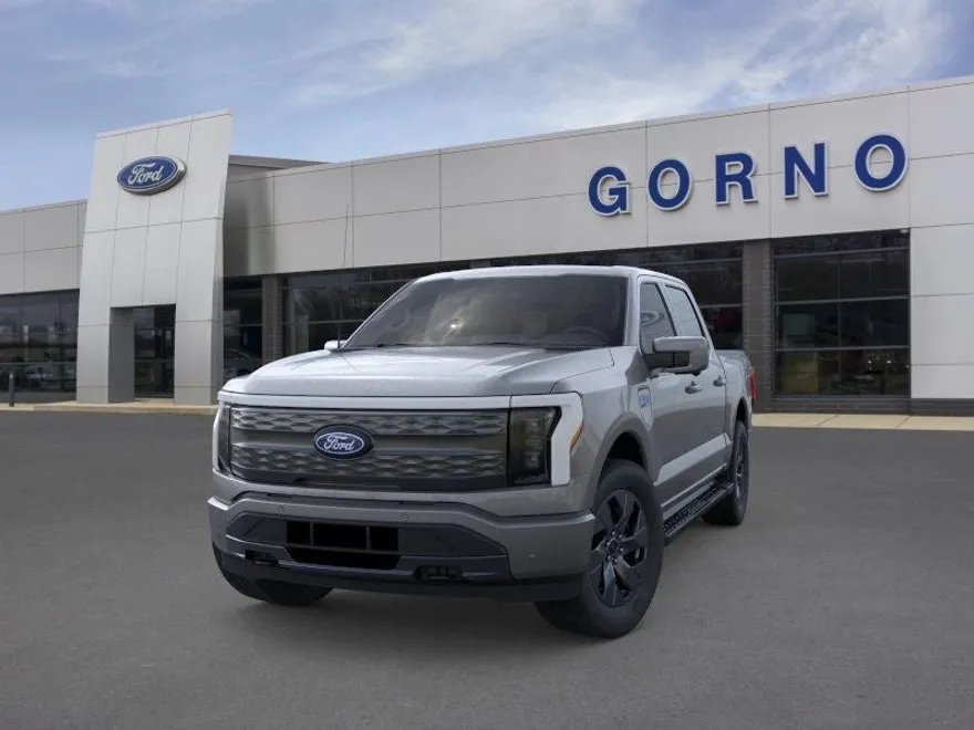 2025 Ford F-150 Lightning Lariat photo 1